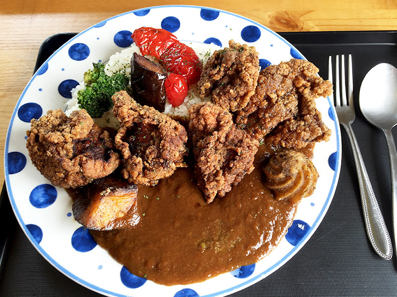 うるま市石川のるりいろ食堂カレー うるま市石川のるりいろ食堂カレー