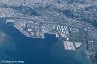 空から見える沖縄本島の海