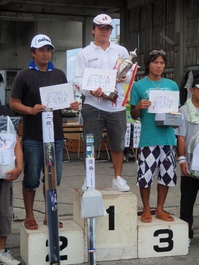 誰にも渡さん・・・