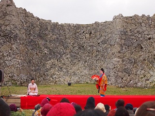世界遺産 中城城跡で冬至のお祝い!日の出を迎えてきました!