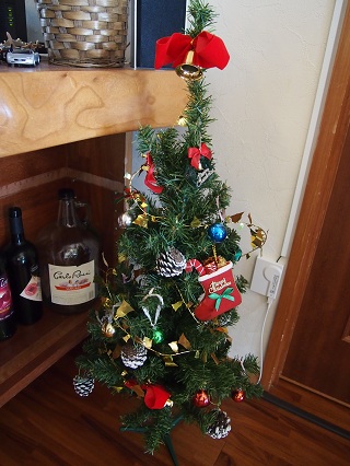 店内をクリスマスのデコレーションで仕上げてみました★