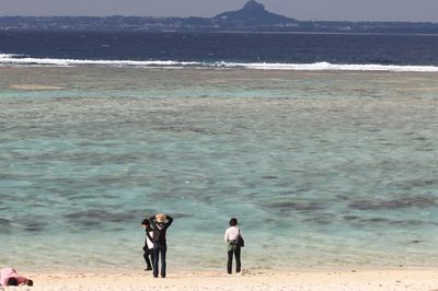 瀬底島ヘ道草
