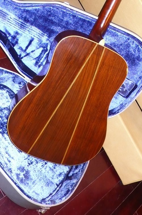 手放したギター MARTIN D-76