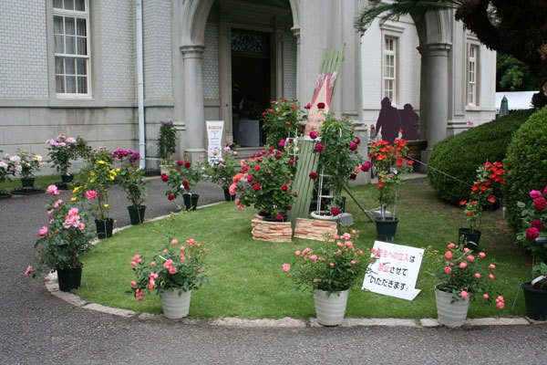 萬翠荘バラ展にてその1 (2に続く) 萬翠荘バラ展にてその1 (2に続く)