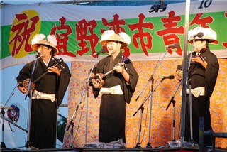 第16回エイサー祭り:1日目地謡・地方(ジウテ・ジカタ)