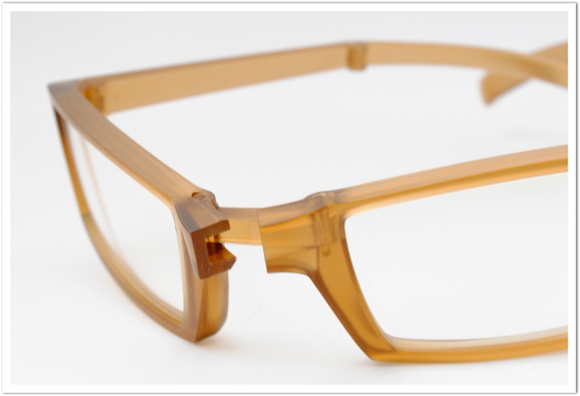 【KALLOOK】折りたたみ式メガネフレーム。ＰＣ用レンズがついてるからそままの使用可！度付きレンズに入れ替えも可！