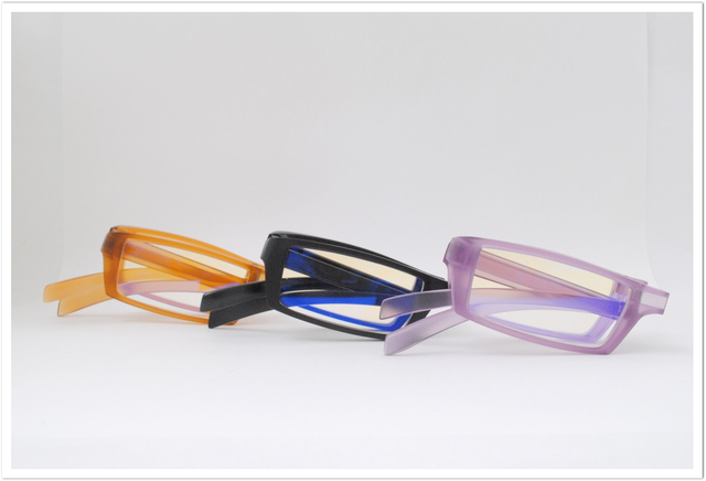 【KALLOOK】折りたたみ式メガネフレーム。ＰＣ用レンズがついてるからそままの使用可！度付きレンズに入れ替えも可！