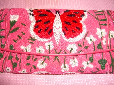 スティングレー（エイ皮）財布ピンク蝶柄入荷しました。