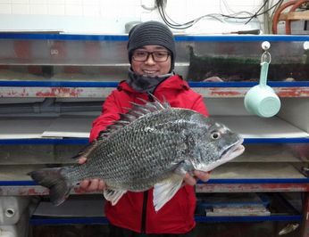 ♪♪ ええっ~~ でかいの釣ってまんがな ♪♪ ♪♪ ええっ~~ でかいの釣ってまんがな ♪♪