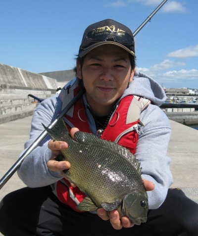 ☆☆ やってる やってる 覗きこみ釣法? ☆☆