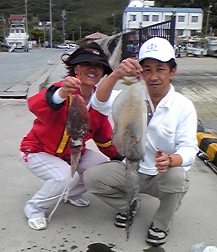 ♪♪ やった~ 2,2キロのアオリをゲット ♪♪