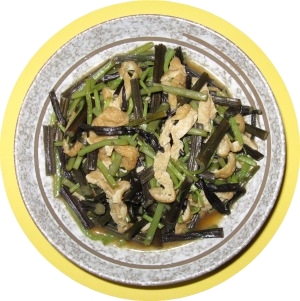 ♪♪ 先日頂いた 山菜料理で~す ♪♪