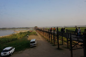インドシナの橋づくり インドシナの橋づくり