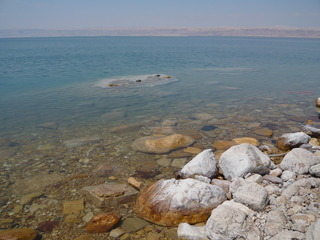 ヨルダンの有名人と  浮かれちゃった死海  の巻
