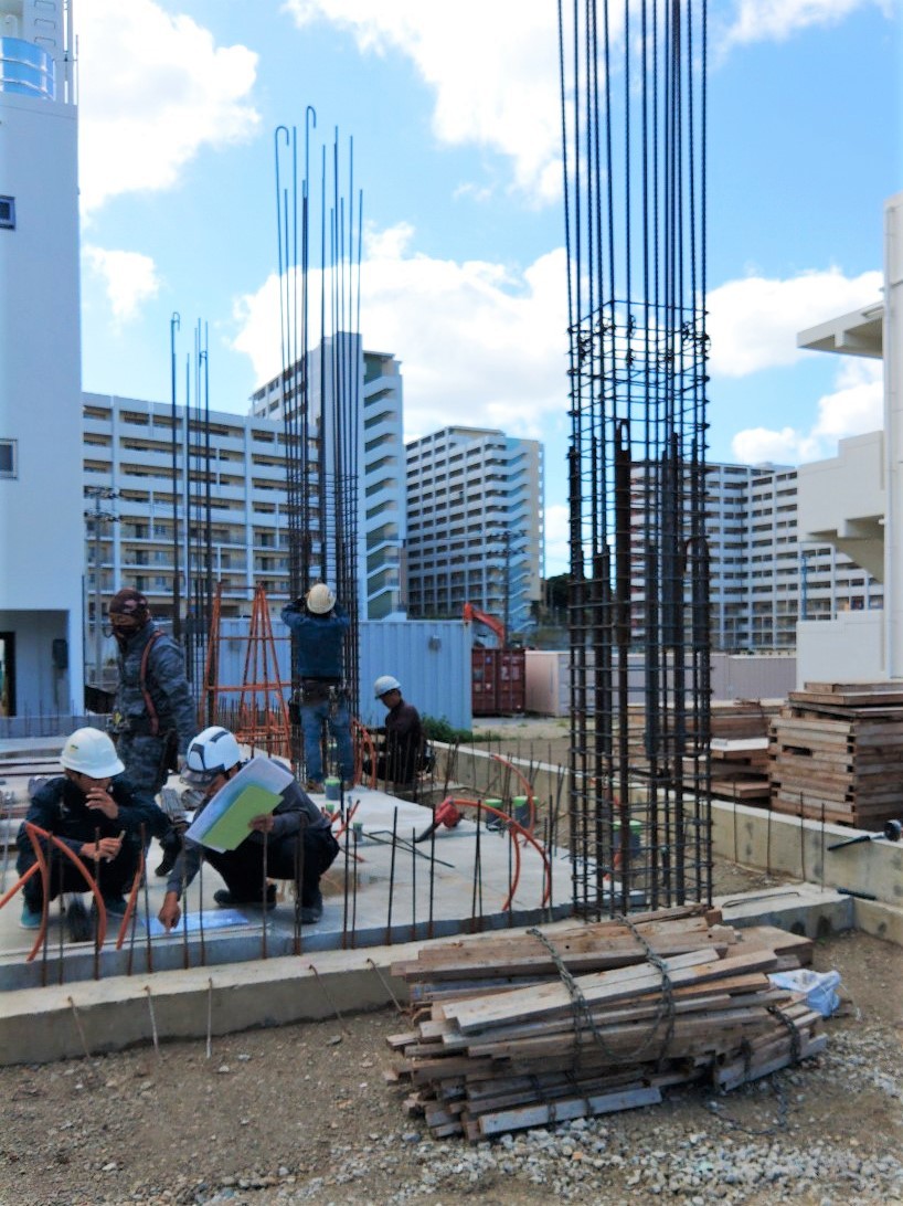 浦添市「経塚二世帯の家」2F床スラブ打設 浦添市「経塚二世帯の家」2F床スラブ打設