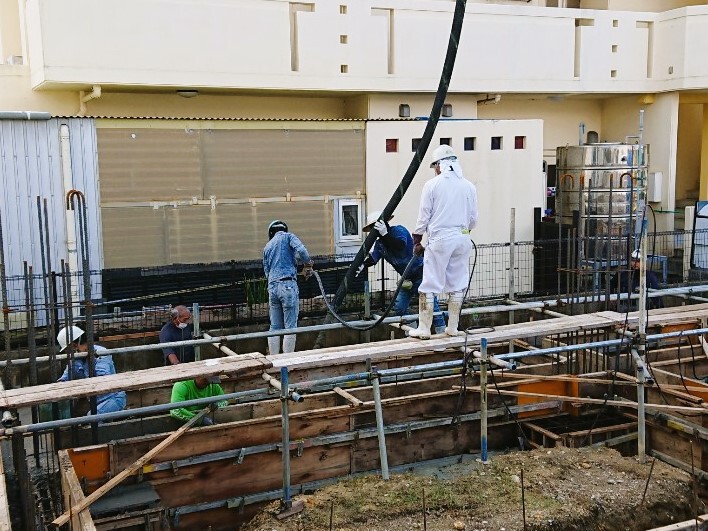 北谷町「桑江二世帯の家」基礎打設 北谷町「桑江二世帯の家」基礎打設
