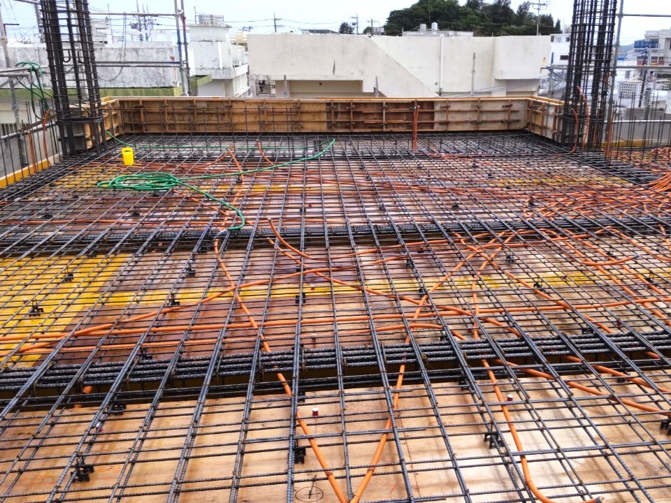 沖縄市「胡屋二世帯の家」3F床スラブ打設 沖縄市「胡屋二世帯の家」3F床スラブ打設