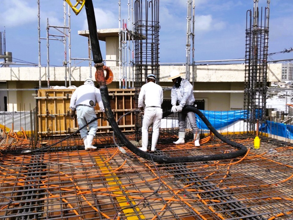 沖縄市「胡屋二世帯の家」3F床スラブ打設 沖縄市「胡屋二世帯の家」3F床スラブ打設