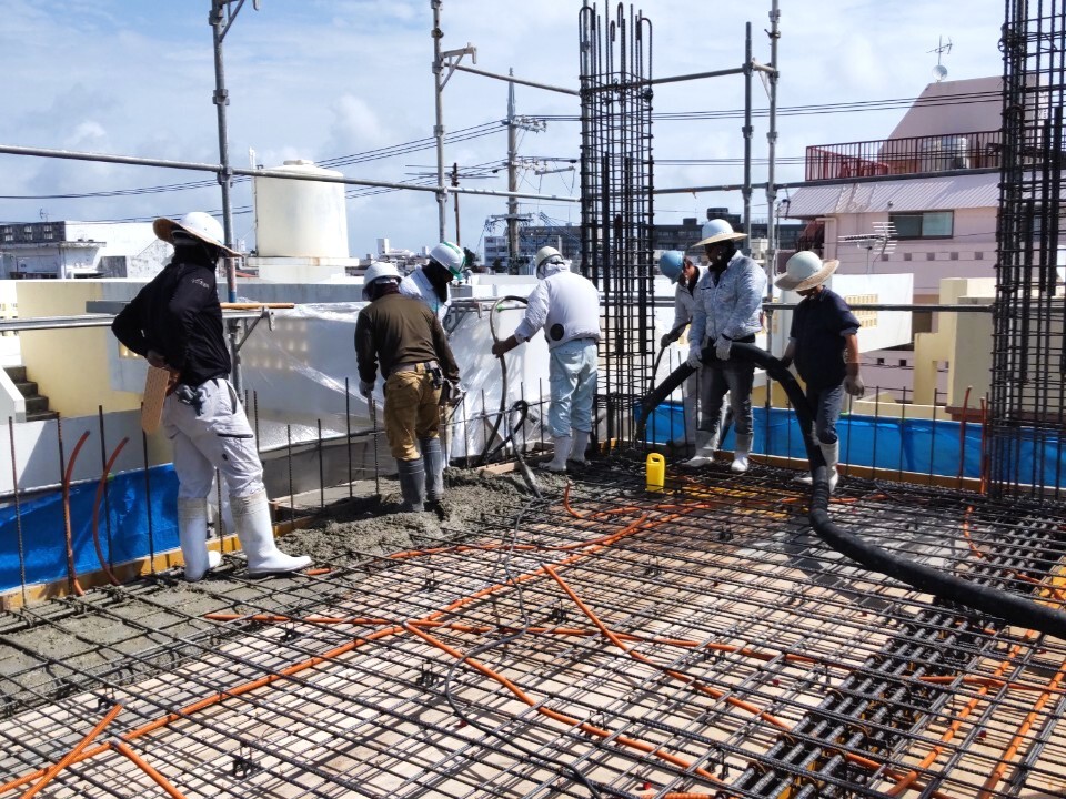 沖縄市「胡屋二世帯の家」3F床スラブ打設 沖縄市「胡屋二世帯の家」3F床スラブ打設