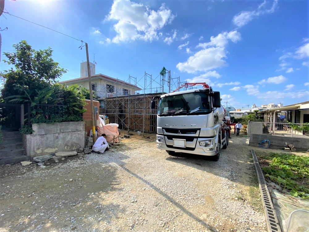 南風原町「与那覇二世帯の家」2階床スラブ打設 南風原町「与那覇二世帯の家」2階床スラブ打設