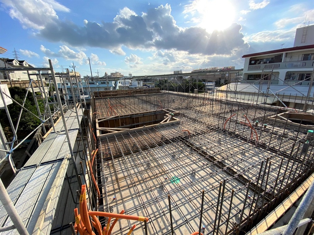 南風原町「与那覇二世帯の家」2階床スラブ打設 南風原町「与那覇二世帯の家」2階床スラブ打設