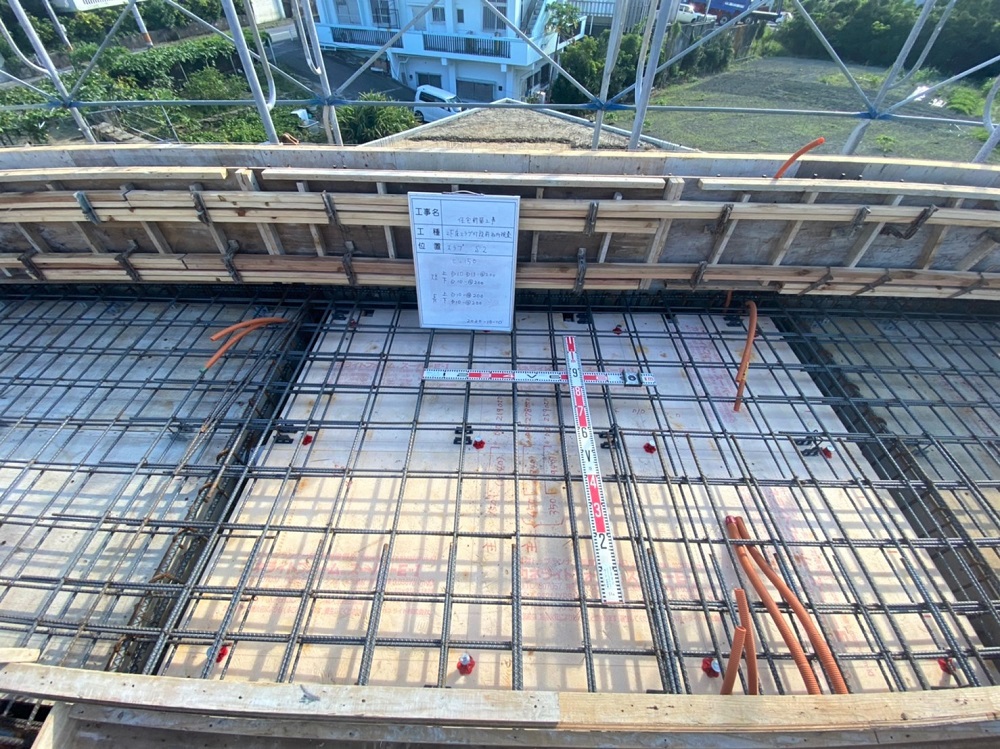 南風原町「与那覇二世帯の家」2階床スラブ打設 南風原町「与那覇二世帯の家」2階床スラブ打設