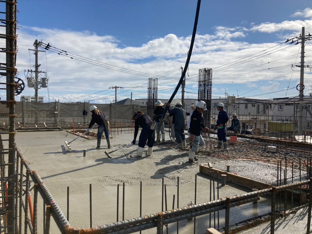沖縄市「登川の家Ⅲ」2階床スラブ打設 沖縄市「登川の家Ⅲ」2階床スラブ打設