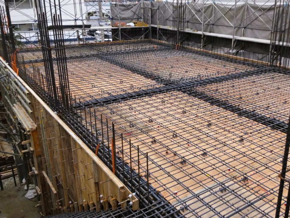 北谷町「桑江二世帯の家」3F床スラブ打設 北谷町「桑江二世帯の家」3F床スラブ打設
