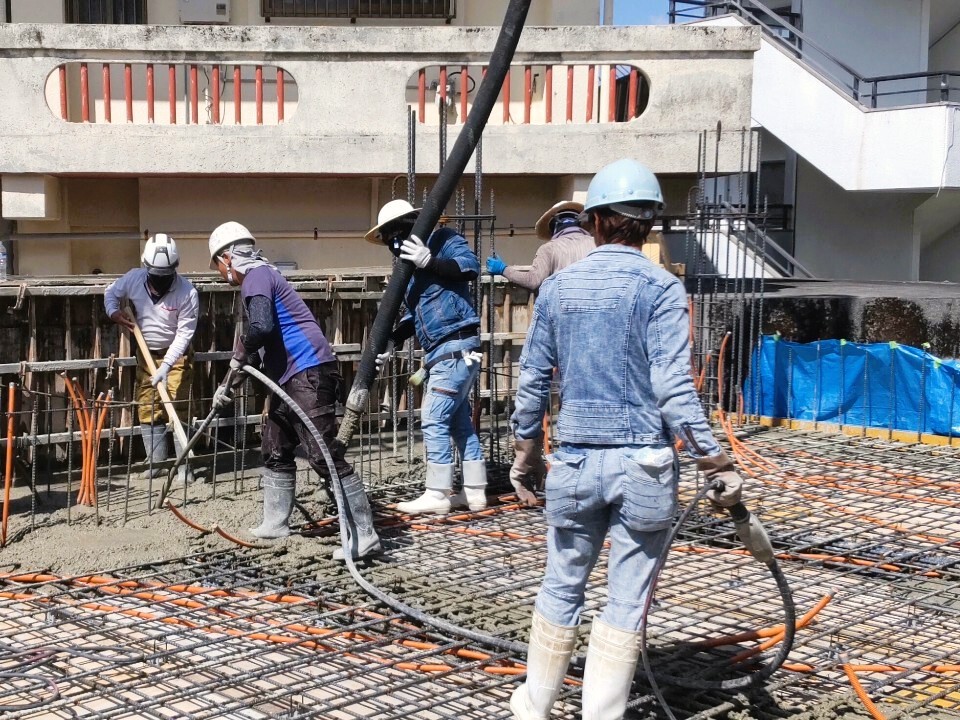沖縄市「胡屋二世帯の家」2F床スラブ打設 沖縄市「胡屋二世帯の家」2F床スラブ打設
