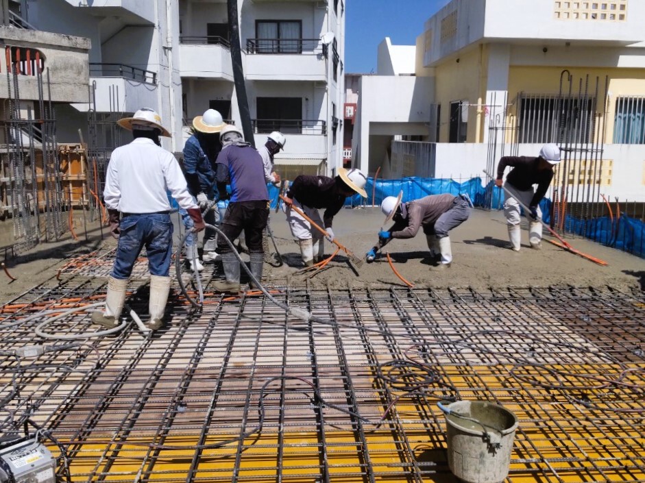 沖縄市「胡屋二世帯の家」2F床スラブ打設 沖縄市「胡屋二世帯の家」2F床スラブ打設