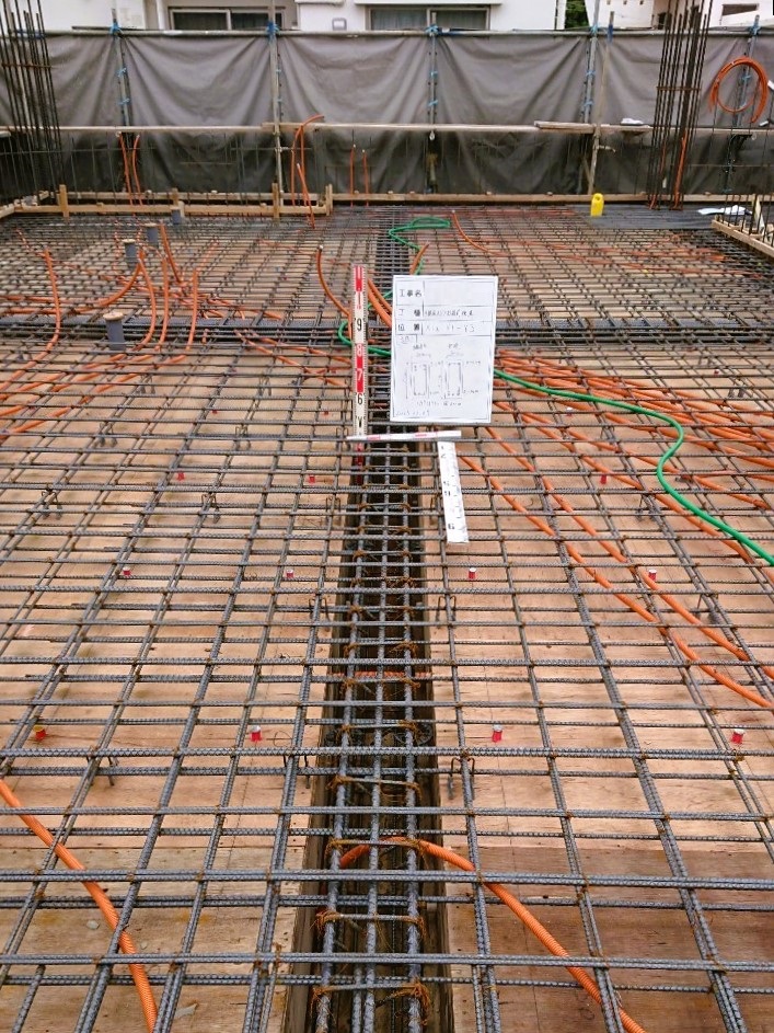 北谷町「桑江二世帯の家」3F床スラブ打設 北谷町「桑江二世帯の家」3F床スラブ打設