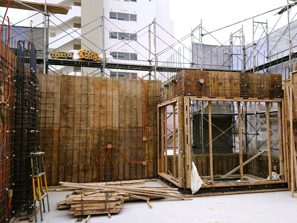北谷町「桑江二世帯の家」RFスラブ打設 北谷町「桑江二世帯の家」RFスラブ打設