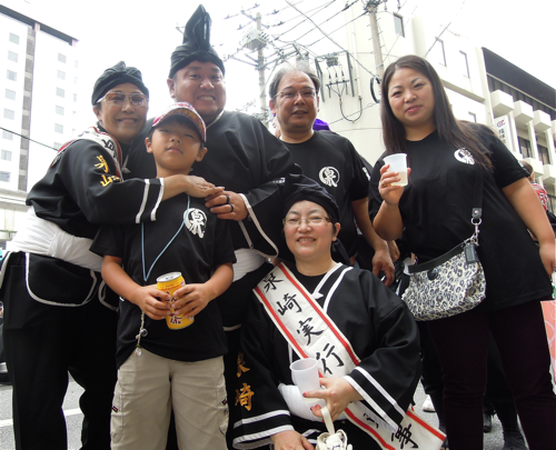 いつまでお祭り騒ぎ?