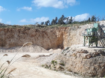死者を冒涜する辺野古基地建設の土砂採収