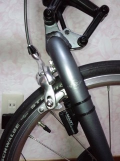 マビックのブラケットにキャットアイのサイコン♪