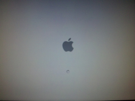 iMacの修理ー画面に縦線・起動しない・DVD異音ー