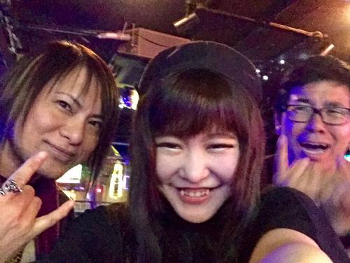 ナオキ屋Tシャツヲ着テイルヒト二 悪イヒトハ一人モイナイ ナオキ屋Tシャツヲ着テイルヒト二 悪イヒトハ一人モイナイ