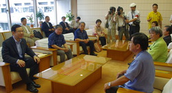 イジュ唯行さん沖縄選挙区候補の勝利を