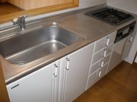 銘苅小学校区内。室内明るいの3LDK