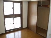 銘苅小学校区内。室内明るいの3LDK