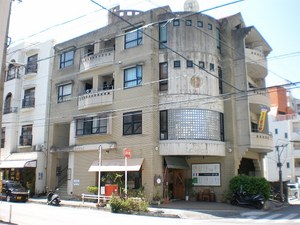 那覇市泊で2階空き店舗