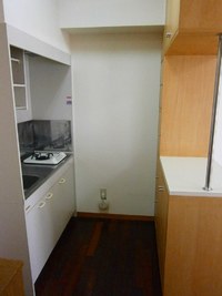 コンビニ近く。安謝の1LDK