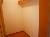 与儀小学校近く 広々リビングの2LDK