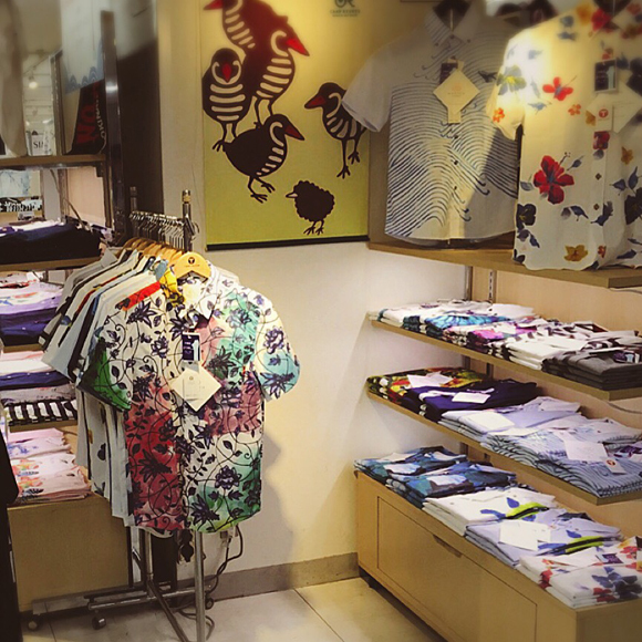 池袋 東武百貨店 沖縄物産展 沖縄展にTシャツ屋ドットコムが出店してます。 NANTEN uraraka 結婚式用　リゾート婚用のかりゆしウェアとしてもおすすめです。