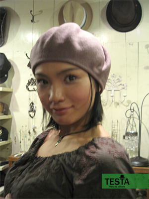 MATURE BERET