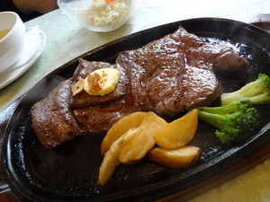 沖縄　ステーキ　HANS ハンズにてランチタイム