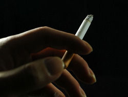たばこ増税　タバコ煙草　１本１０円値上げ厚労省税制改正