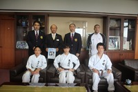 うるま市長表敬訪問 2011/12/27 09:50:28