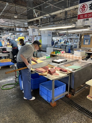 塩釜水産物仲卸市場。 塩釜水産物仲卸市場。