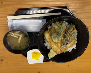 塩釜水産物仲卸市場。 塩釜水産物仲卸市場。